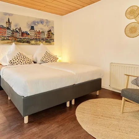 Apartment Marx - In Zentraler Lage - Ideal Fuer 2 Personen Mit Waschmaschine Und Gratis Wlan