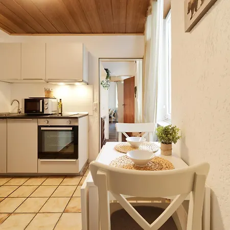 Apartment Marx - In Zentraler Lage - Ideal Fuer 2 Personen Mit Waschmaschine Und Gratis Wlan