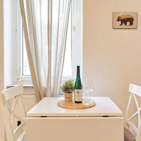 Marx - In Zentraler Lage - Ideal Fuer 2 Personen Mit Waschmaschine Und Gratis Wlan 公寓