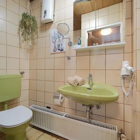 Апартаменты Marx - In Zentraler Lage - Ideal Fuer 2 Personen Mit Waschmaschine Und Gratis Wlan