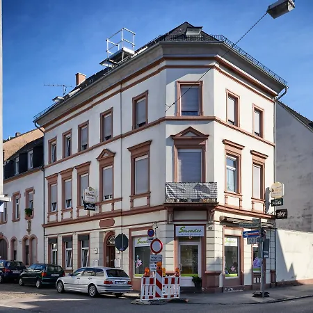 Apartment Marx - In Zentraler Lage - Ideal Fuer 2 Personen Mit Waschmaschine Und Gratis Wlan