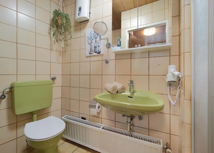 Marx - In Zentraler Lage - Ideal Fuer 2 Personen Mit Waschmaschine Und Gratis Wlan *